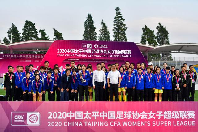 新赛季英超展望：阿森纳昂首阔步，曼城与利物浦未来成疑